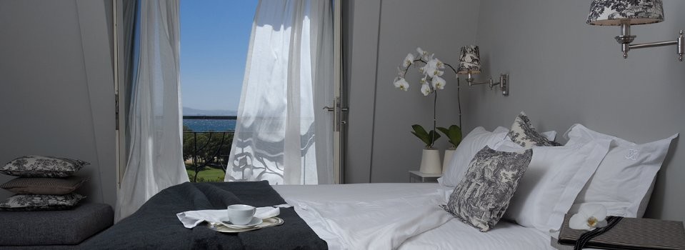 Bedroom in the Cape Royale Hotel