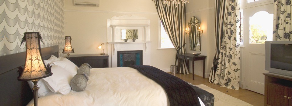 Guestroom at Abbey Manor