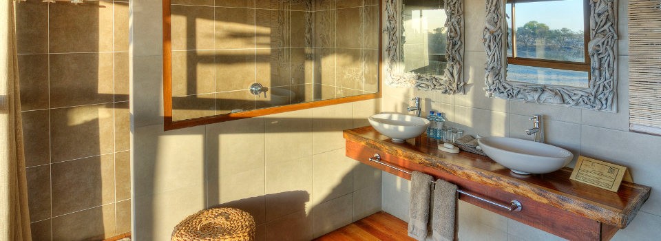 Guest Bathroom at Leroo La Tau