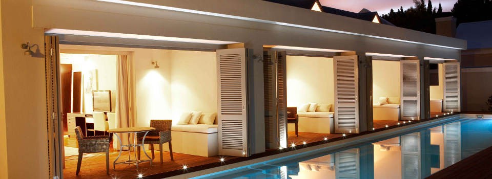 Poolside Suites at the Robertson Small Hotel